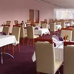 Atrium - Family Friendly 4*