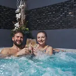 Hotel Atrium - Family Friendly