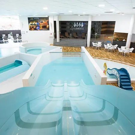 Atrium - Family Friendly Hotel