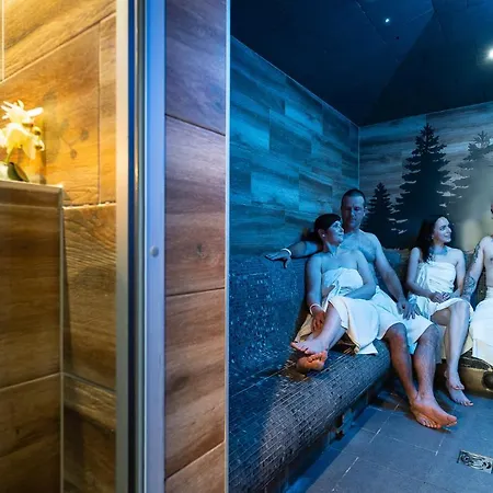 Atrium - Family Friendly Hotel