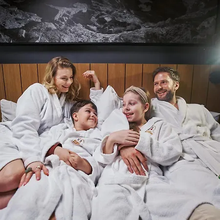 Atrium - Family Friendly 4*