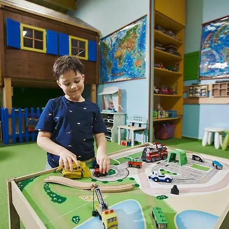 Atrium - Family Friendly 4* Vysoke Tatry