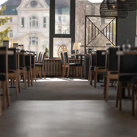 Atrium - Family Friendly Hotel