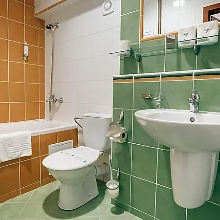 Atrium - Family Friendly 4*