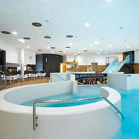 Atrium - Family Friendly Hotel