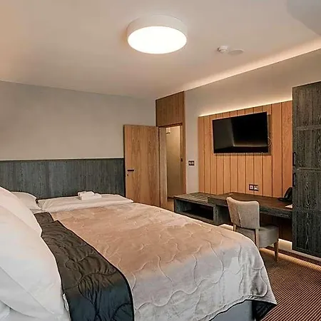 Hotel Atrium - Family Friendly