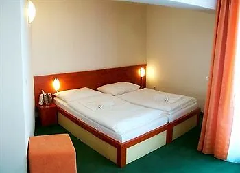 Atrium - Family Friendly 4*