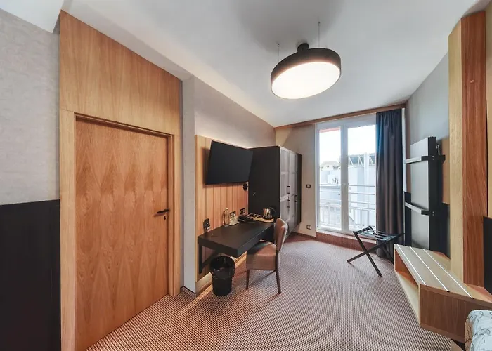 Atrium - Family Friendly Hotel