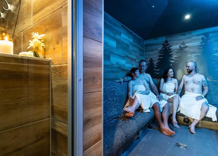 Atrium - Family Friendly Hotel