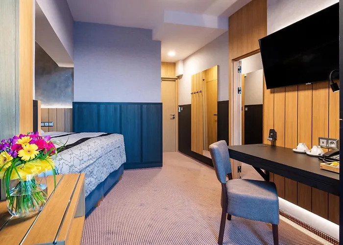 Hotel Atrium - Family Friendly 4*