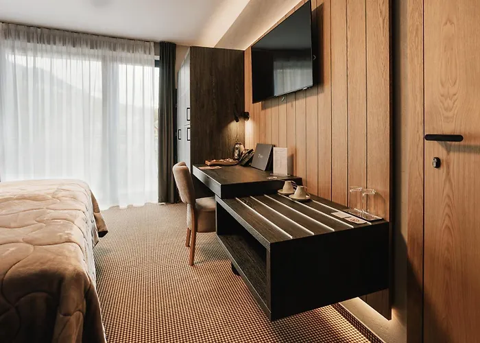 Hotel Atrium - Family Friendly 4*