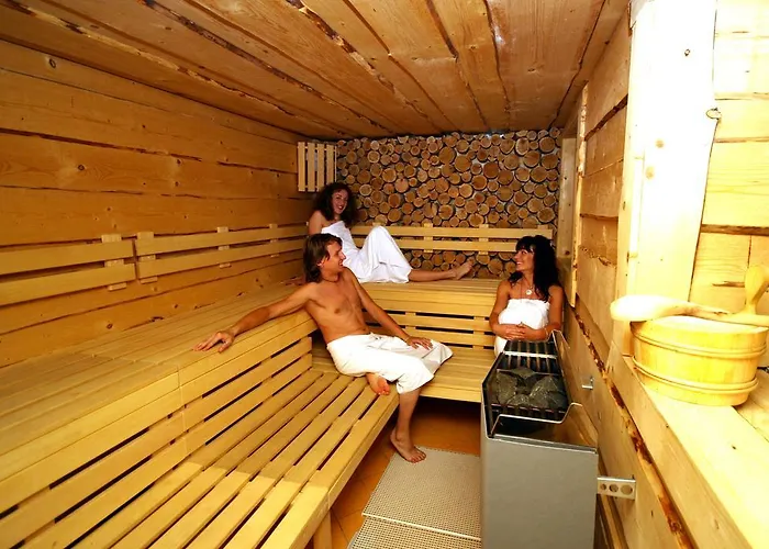 Hotel Atrium - Family Friendly