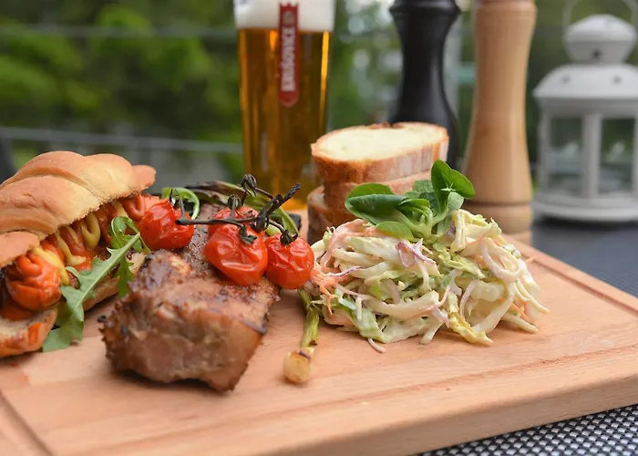 Atrium - Family Friendly Hotel